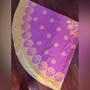 Williams Sonoma Round Tablecloth Cotton 66” Pink & Orange